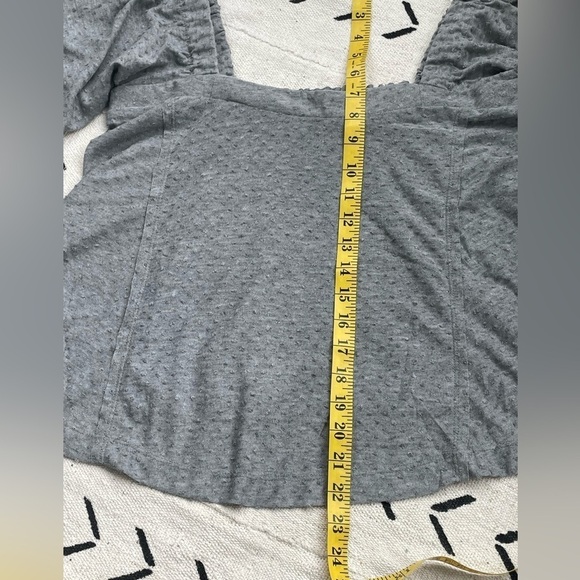 Millibon Women’s Gray Swing Top with Swiss Dots and Puff Sleeve Detail size M - Picture 5 of 8